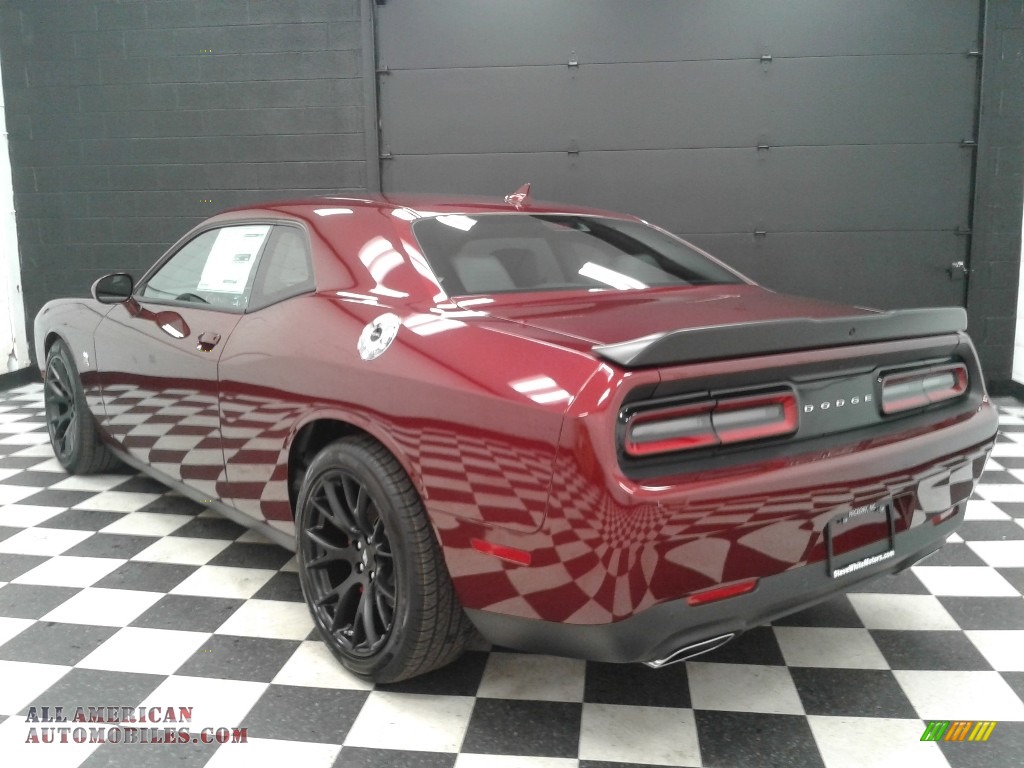 2018 Challenger R/T Scat Pack - Octane Red Pearl / Black photo #8