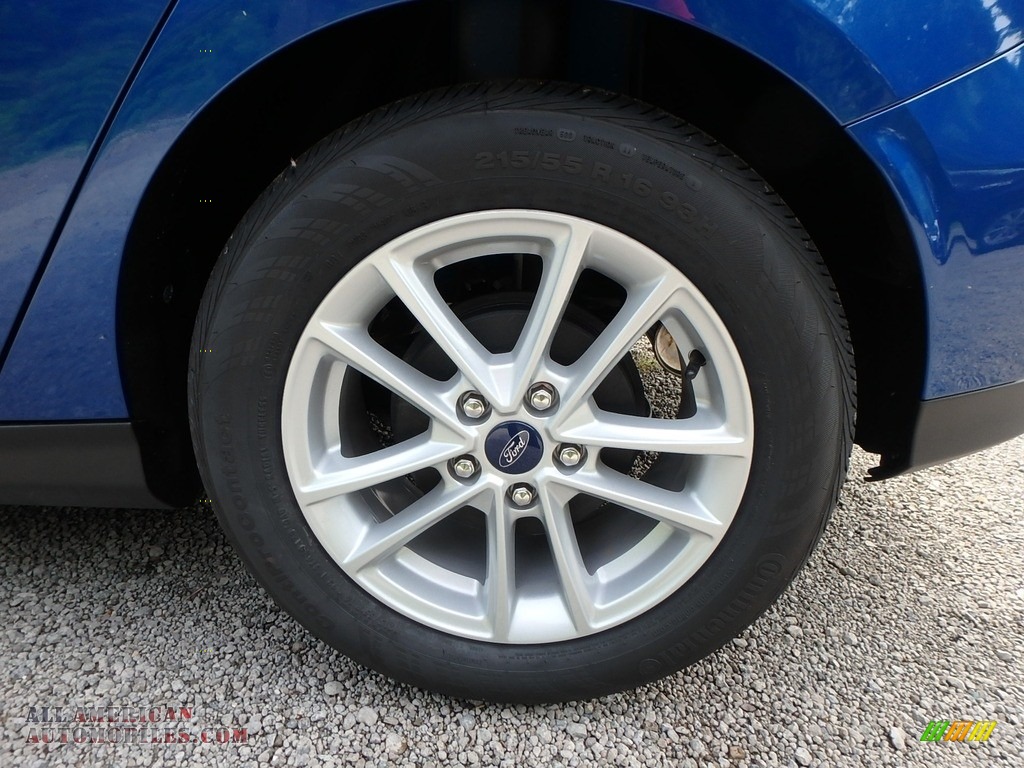 2018 Focus SE Hatch - Lightning Blue / Charcoal Black photo #2