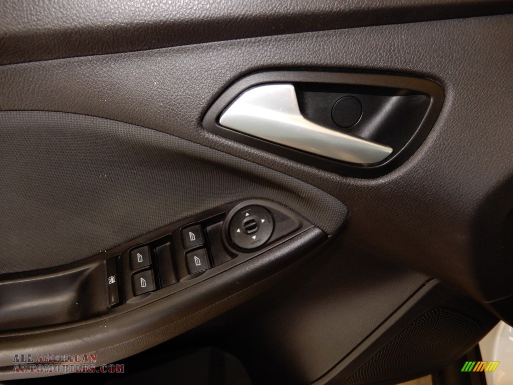 2014 Focus SE Hatchback - Ingot Silver / Charcoal Black photo #10
