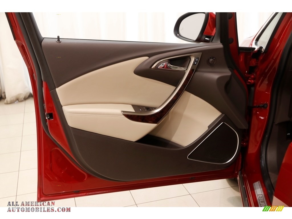 2014 Verano Convenience - Crystal Red Tintcoat / Cashmere photo #4