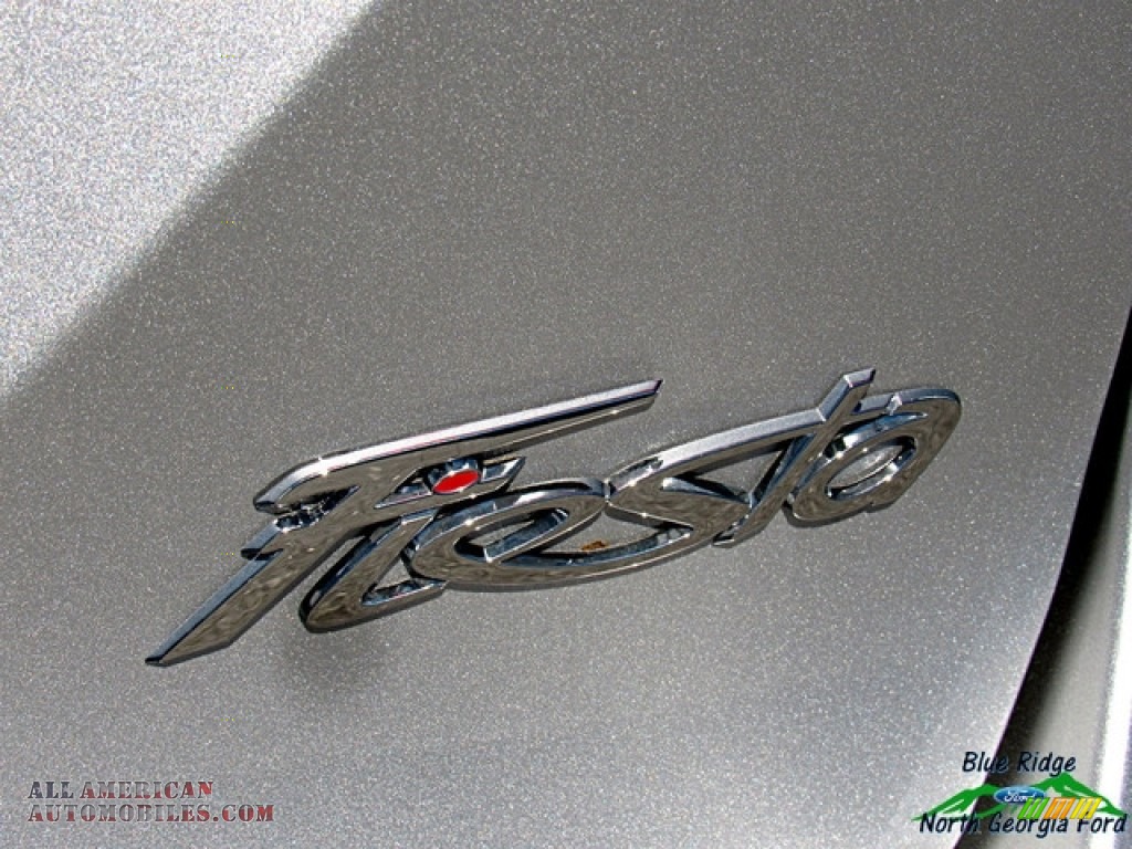 2018 Fiesta SE Sedan - Ingot Silver / Charcoal Black photo #35