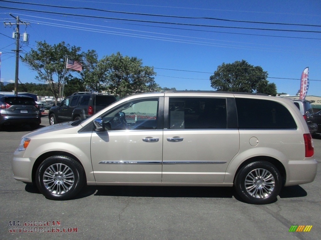 2014 Town & Country Touring-L - Cashmere Pearl / Dark Frost Beige/Medium Frost Beige photo #4