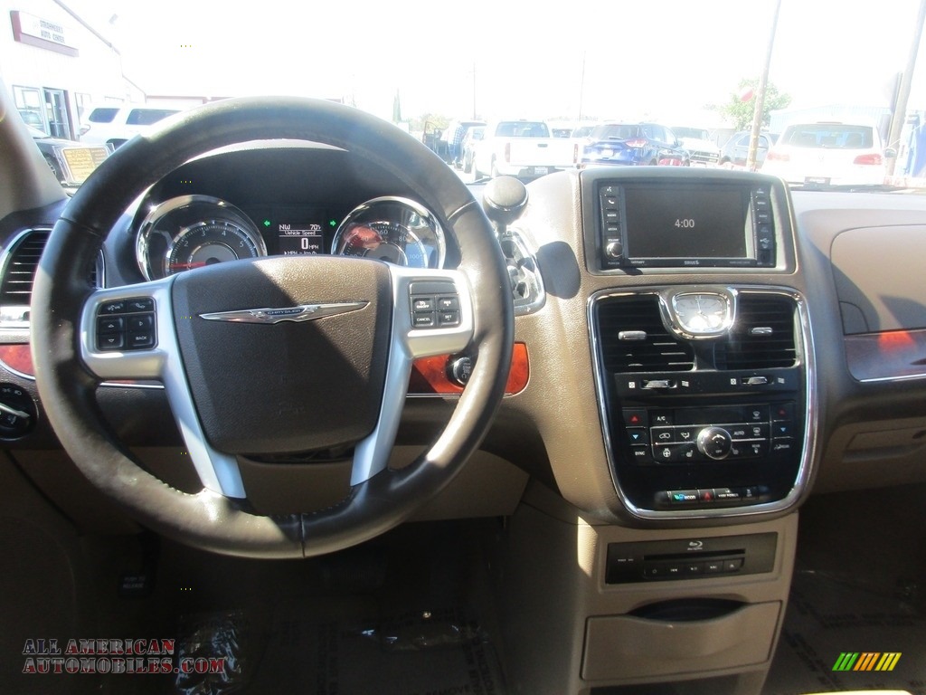 2014 Town & Country Touring-L - Cashmere Pearl / Dark Frost Beige/Medium Frost Beige photo #10