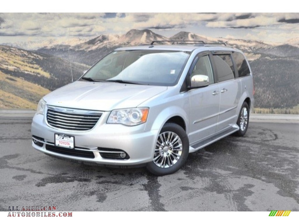 2011 Town & Country Limited - Bright Silver Metallic / Black/Light Graystone photo #5