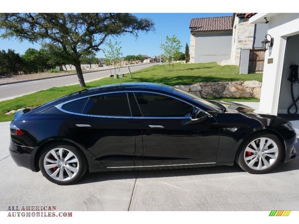 Solid Black / Black Tesla Model S P90D