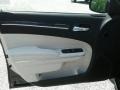 Chrysler 300 Touring Gloss Black photo #17