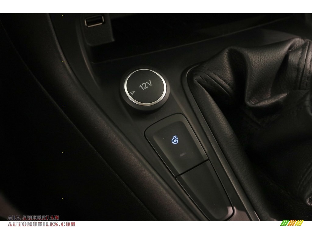 2015 Focus SE Hatchback - Magnetic Metallic / Charcoal Black photo #13