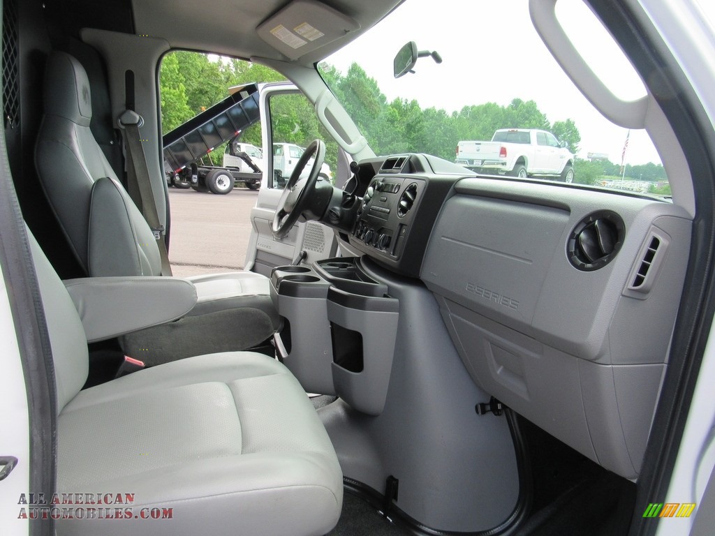 2013 E Series Van E250 Cargo - Oxford White / Medium Flint photo #27