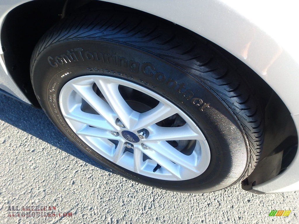 2015 Focus SE Sedan - Ingot Silver Metallic / Charcoal Black photo #10