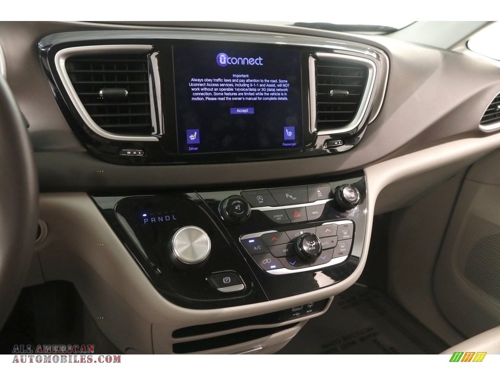 2017 Pacifica Touring L - Bright White / Cognac/Alloy/Toffee photo #10