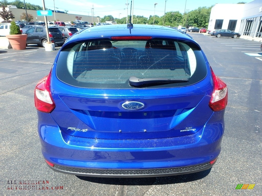2014 Focus SE Hatchback - Blue Candy / Charcoal Black photo #6
