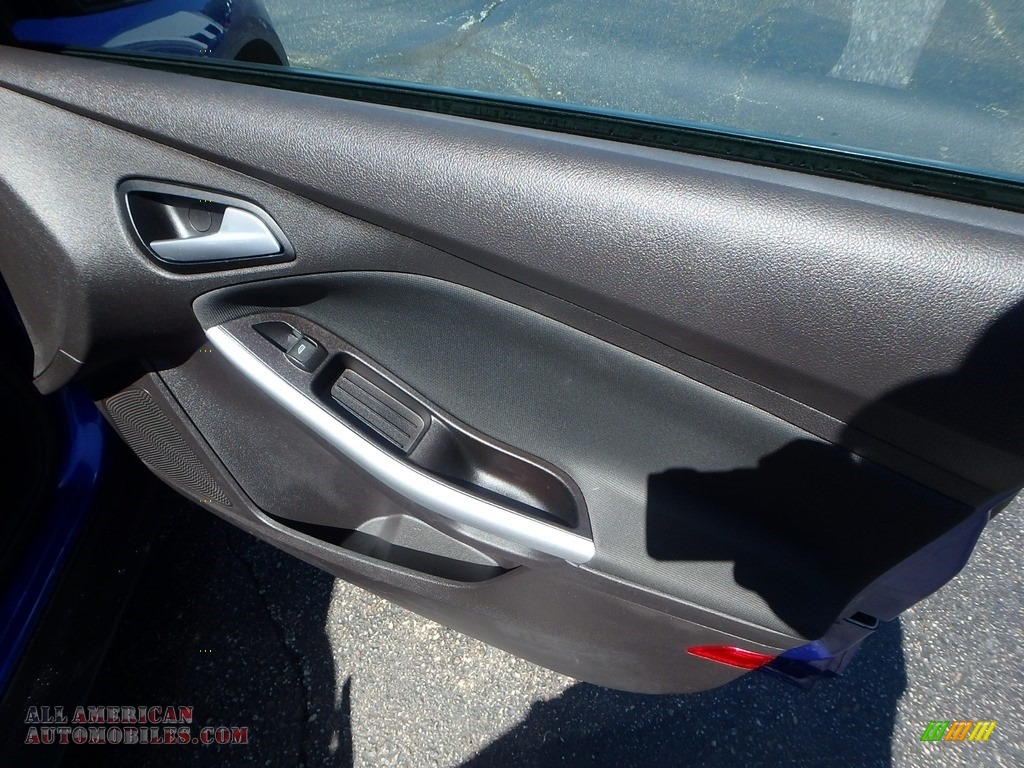 2014 Focus SE Hatchback - Blue Candy / Charcoal Black photo #17