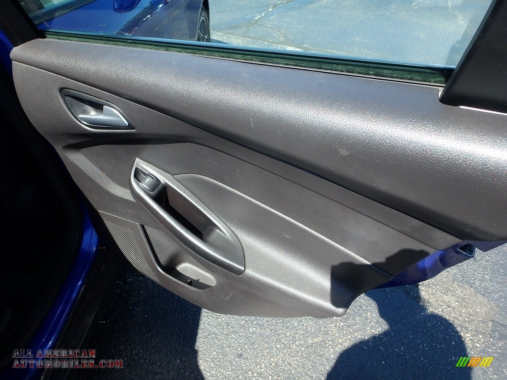 2014 Focus SE Hatchback - Blue Candy / Charcoal Black photo #19