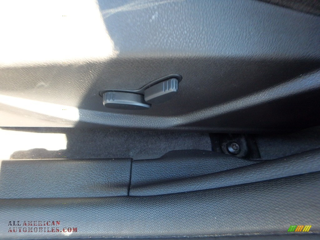 2014 Focus SE Hatchback - Blue Candy / Charcoal Black photo #26