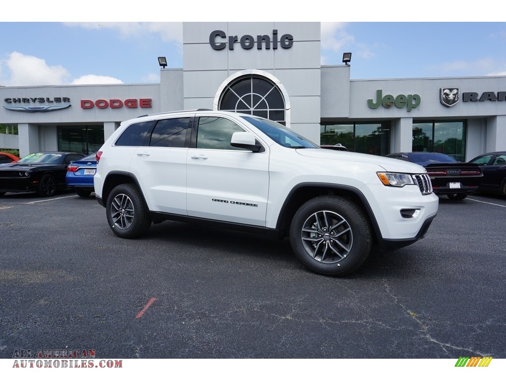 2018 Grand Cherokee Laredo - Bright White / Black photo #1