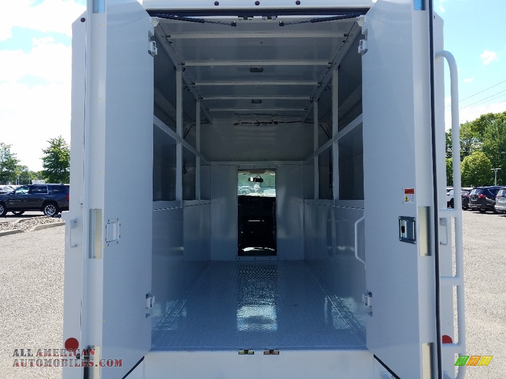 2018 Express Cutaway 3500 Moving Van - Summit White / Medium Pewter photo #8