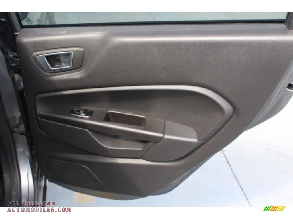 2014 Fiesta SE Sedan - Storm Gray / Charcoal Black photo #29