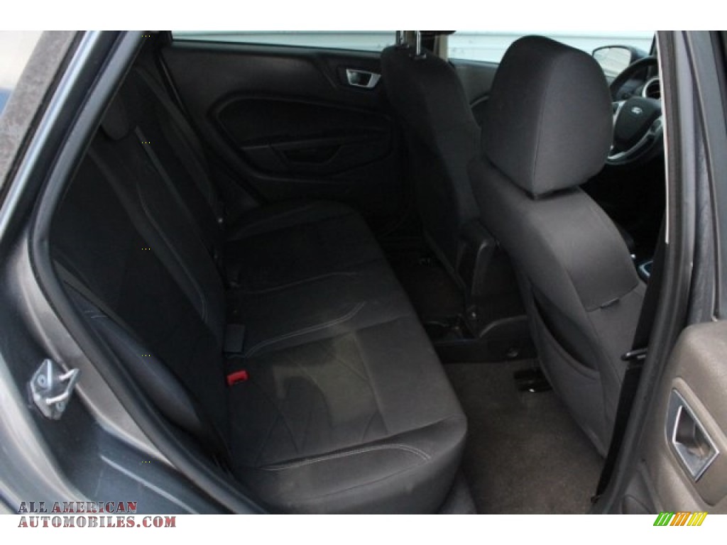 2014 Fiesta SE Sedan - Storm Gray / Charcoal Black photo #30