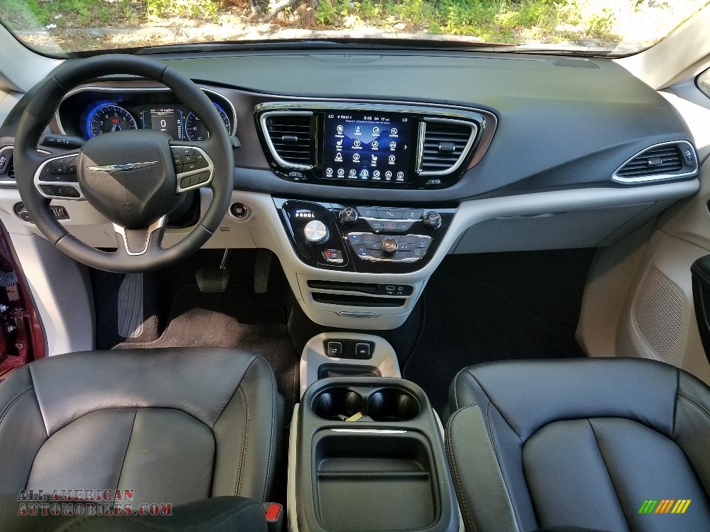 2017 Pacifica Touring L - Velvet Red Pearl / Black/Alloy photo #24