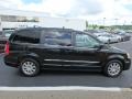 Chrysler Town & Country Touring Brilliant Black Crystal Pearl photo #5
