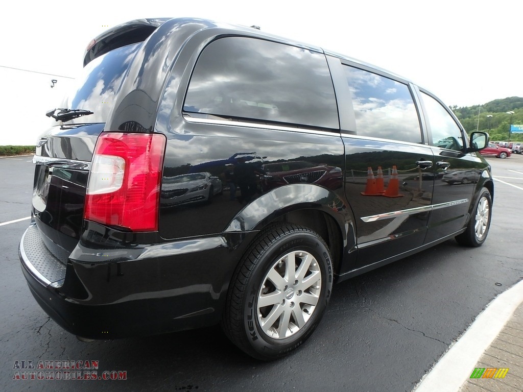 2014 Town & Country Touring - Brilliant Black Crystal Pearl / Black/Light Graystone photo #9