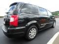 Chrysler Town & Country Touring Brilliant Black Crystal Pearl photo #9