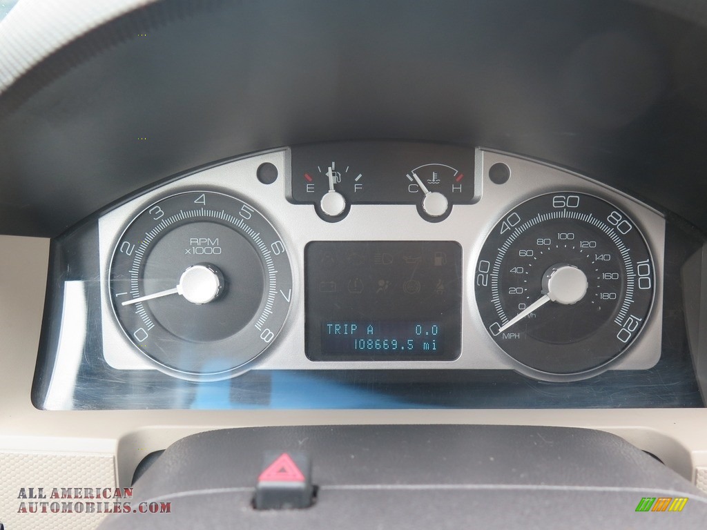2008 Mariner V6 4WD - Light Ice Blue Metallic / Black photo #21