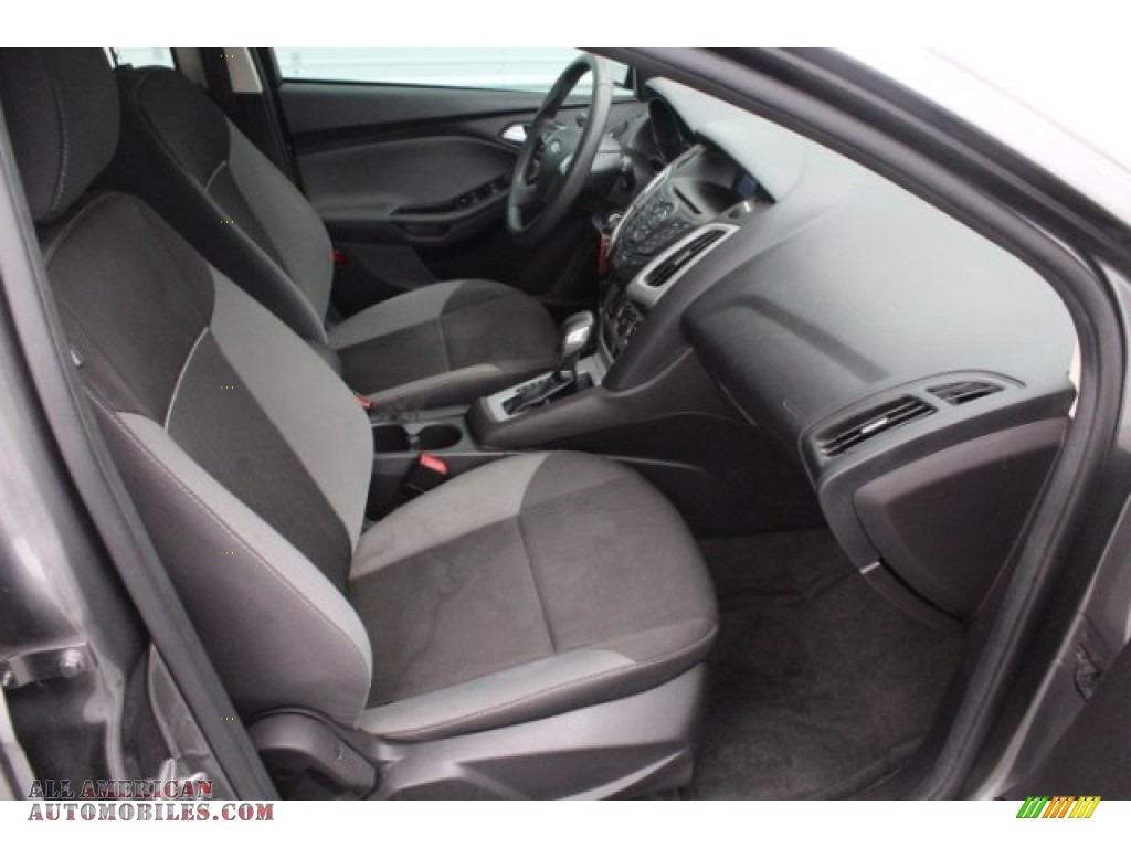 2014 Focus SE Hatchback - Sterling Gray / Charcoal Black photo #34