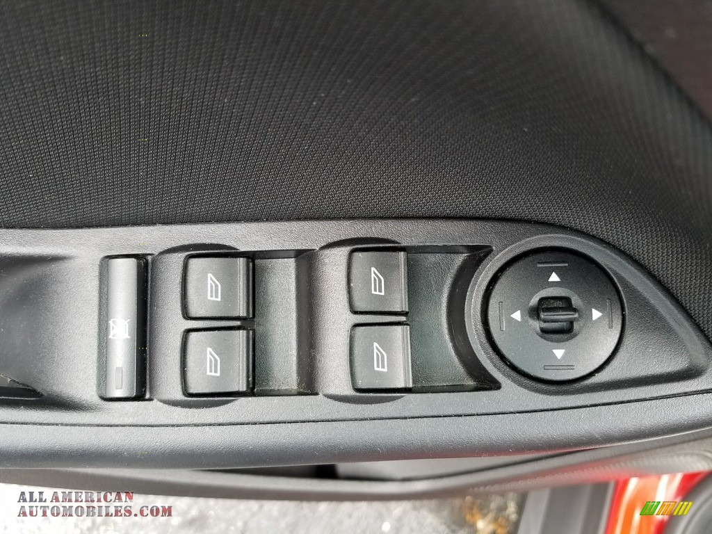 2015 Focus SE Sedan - Race Red / Charcoal Black photo #13