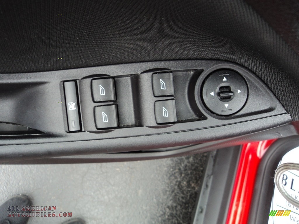 2015 Focus SE Sedan - Race Red / Charcoal Black photo #7