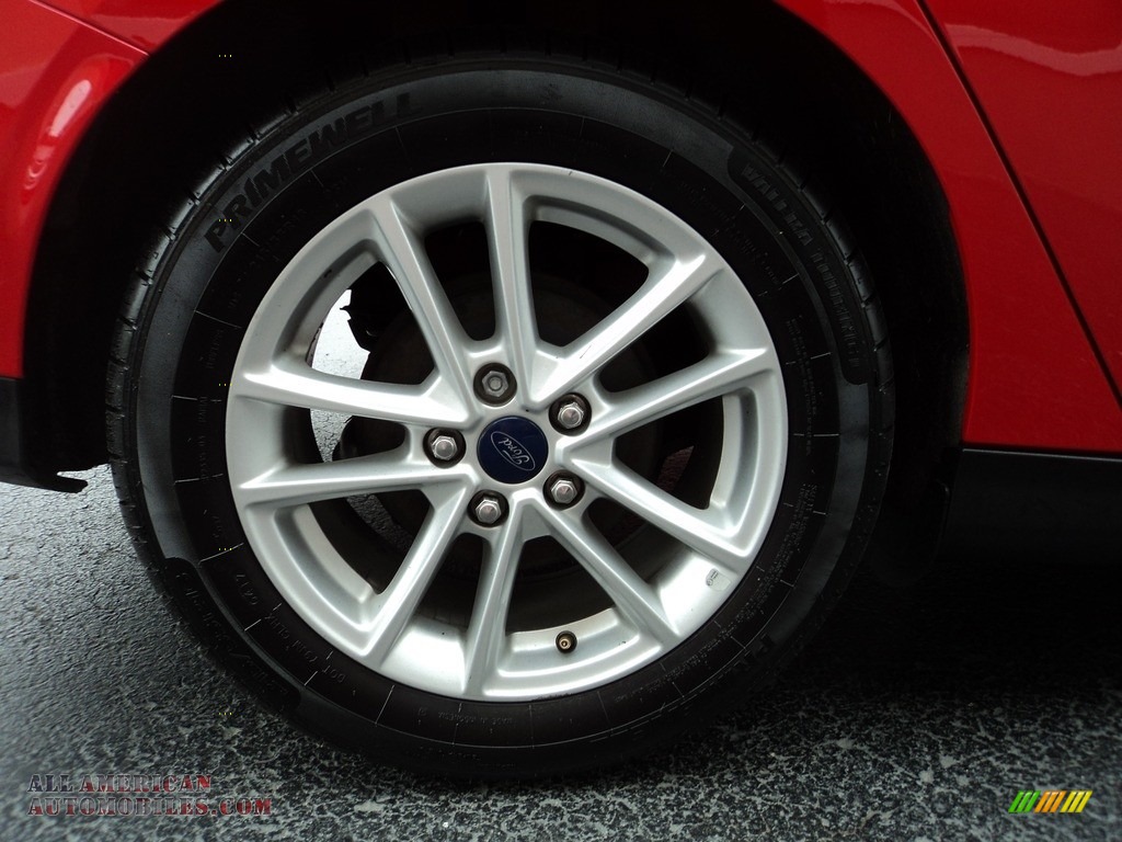 2015 Focus SE Sedan - Race Red / Charcoal Black photo #26