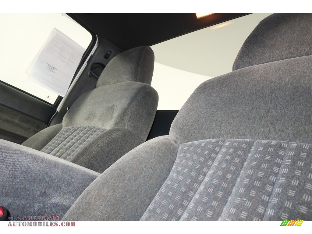 2001 S10 LS Regular Cab - Summit White / Graphite photo #17