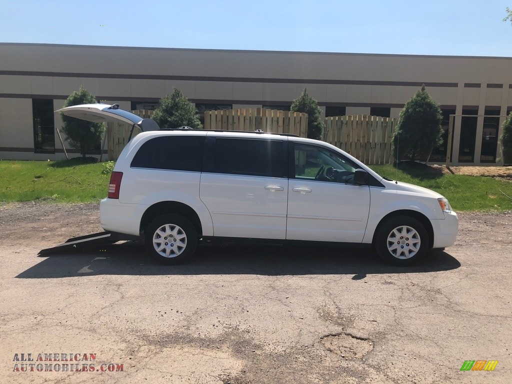 Stone White / Medium Slate Gray/Light Shale Chrysler Town & Country LX