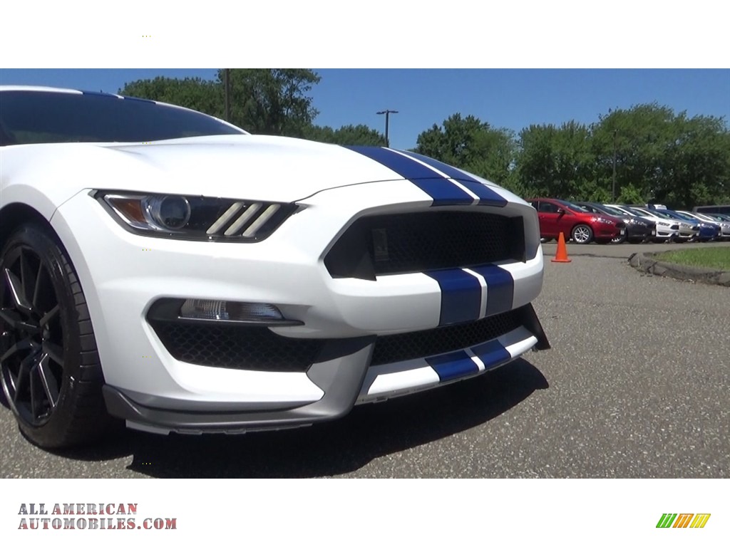 2018 Mustang Shelby GT350 - Oxford White / GT350 Ebony Recaro Cloth/Miko Suede photo #28