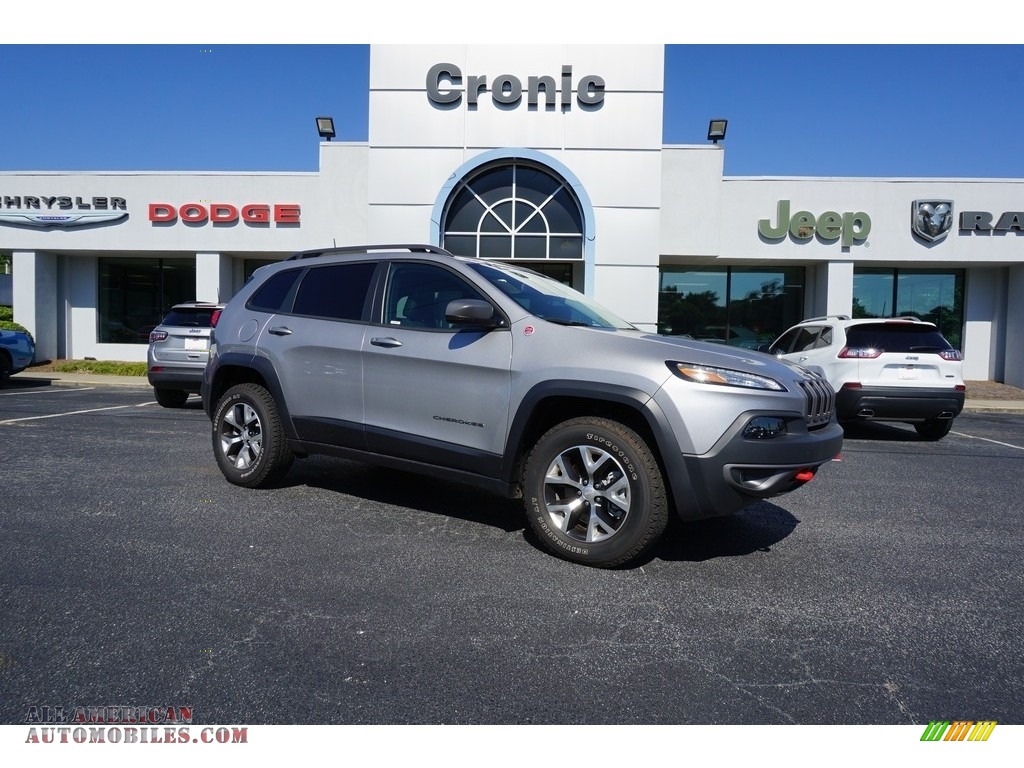 2018 Cherokee Trailhawk 4x4 - Billet Silver Metallic / Black photo #1