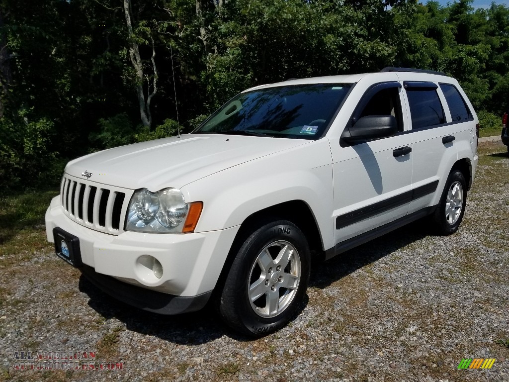 2006 Grand Cherokee Laredo 4x4 - Stone White / Medium Slate Gray photo #1