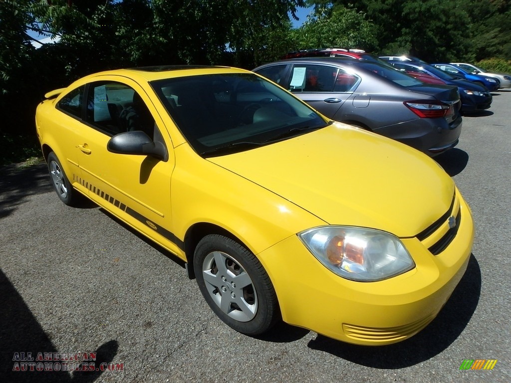 2005 Cobalt Coupe - Rally Yellow / Gray photo #5