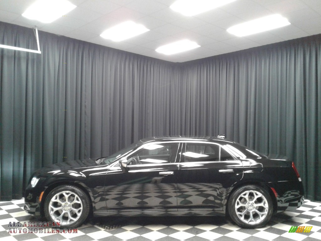 Gloss Black / Deep Mocha Chrysler 300 C