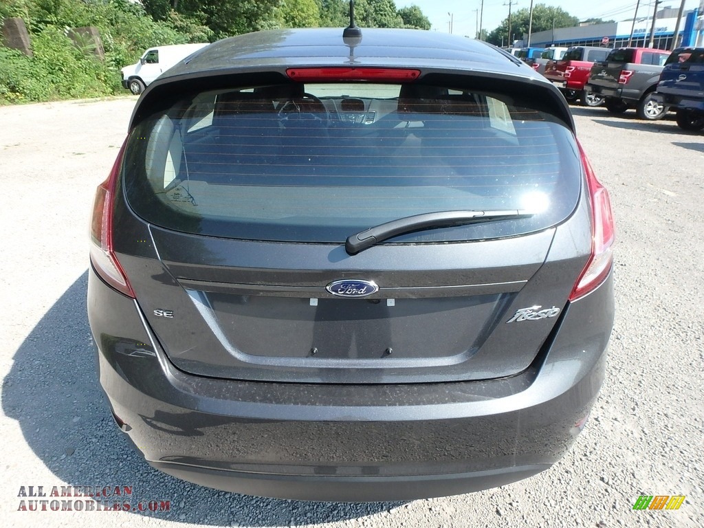 2018 Fiesta SE Hatchback - Magnetic / Charcoal Black photo #4