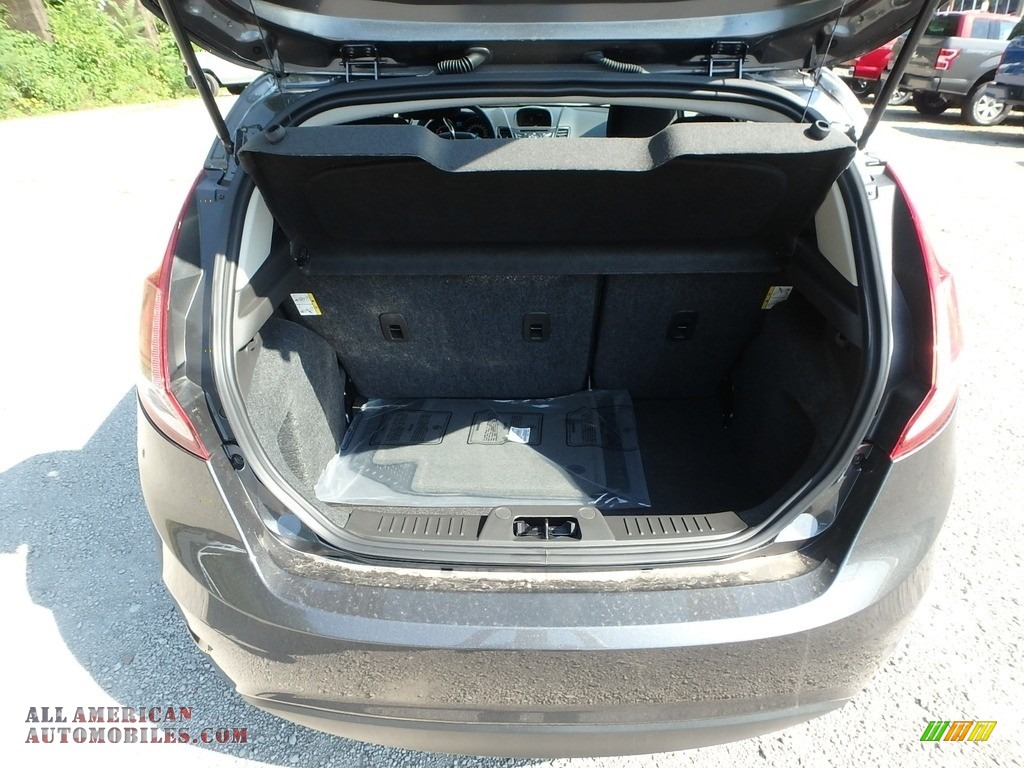 2018 Fiesta SE Hatchback - Magnetic / Charcoal Black photo #5