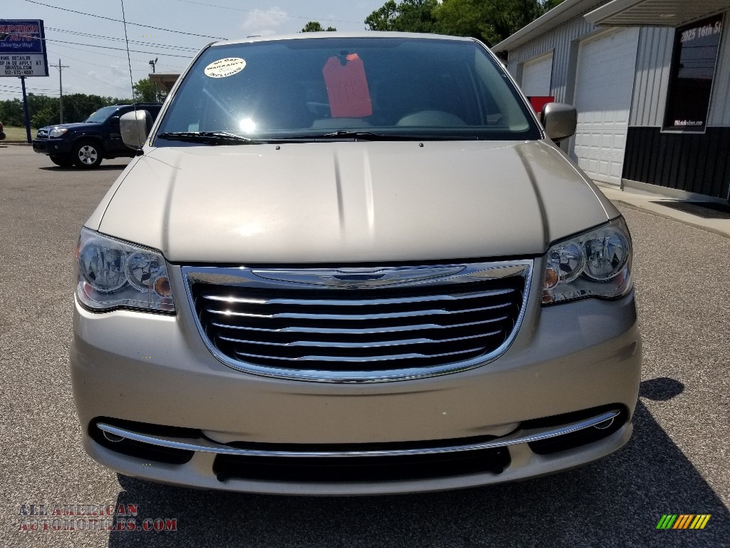 2013 Town & Country Touring - Cashmere Pearl / Dark Frost Beige/Medium Frost Beige photo #3