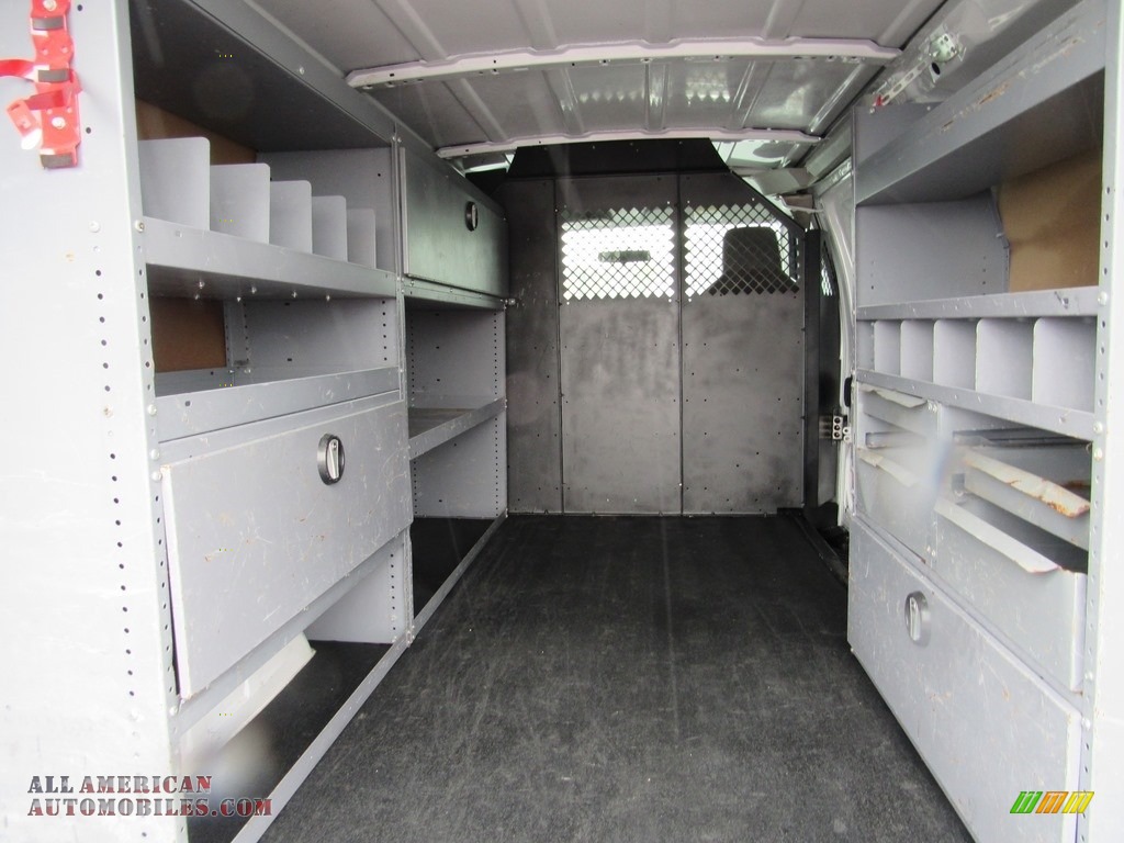 2013 E Series Van E250 Cargo - Oxford White / Medium Flint photo #47