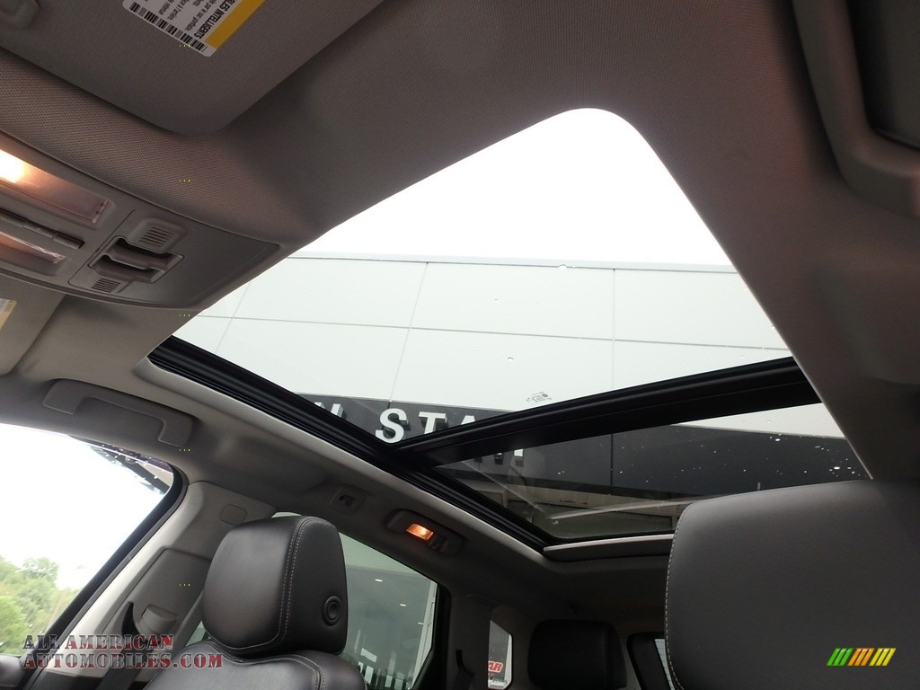 2012 SRX Luxury AWD - Radiant Silver Metallic / Ebony/Ebony photo #22