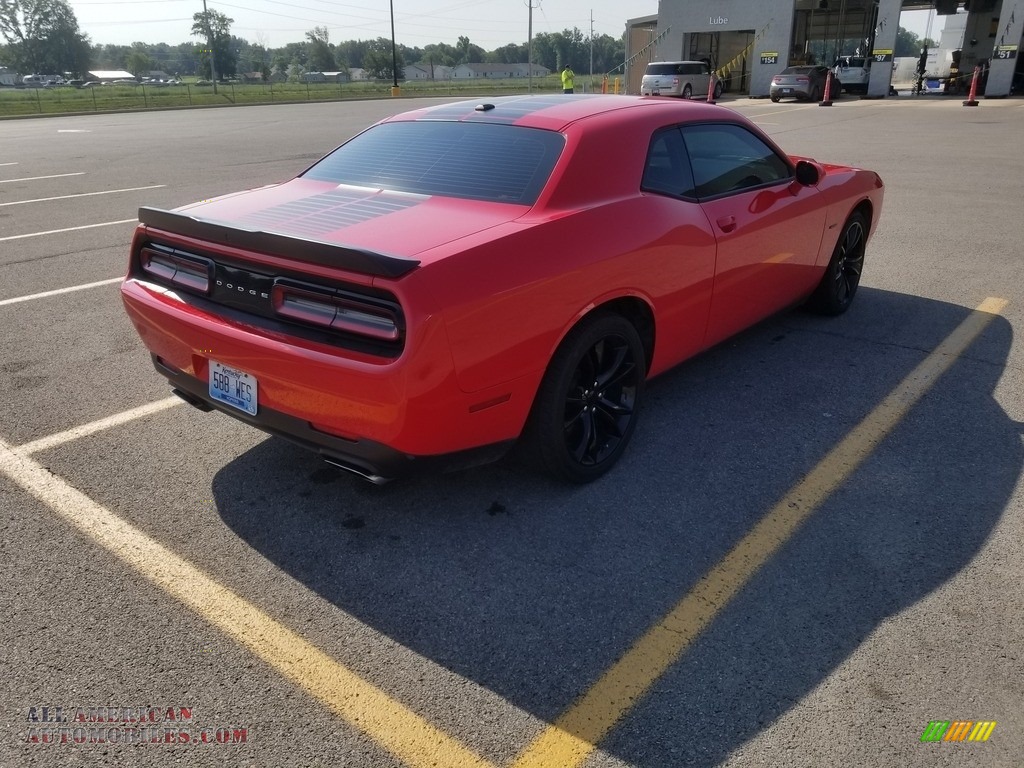 2016 Challenger R/T - TorRed / Black/Pearl photo #16