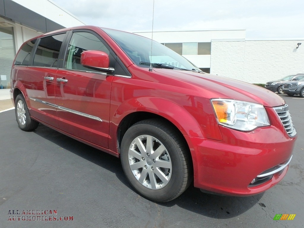 2015 Town & Country Touring - Deep Cherry Red Crystal Pearl / Black/Light Graystone photo #4