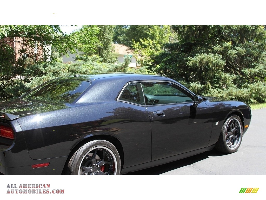 Brilliant Black Crystal Pearl / Dark Slate Gray Dodge Challenger SRT8