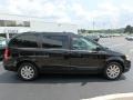Chrysler Town & Country Touring Brilliant Black Crystal Pearlcoat photo #5