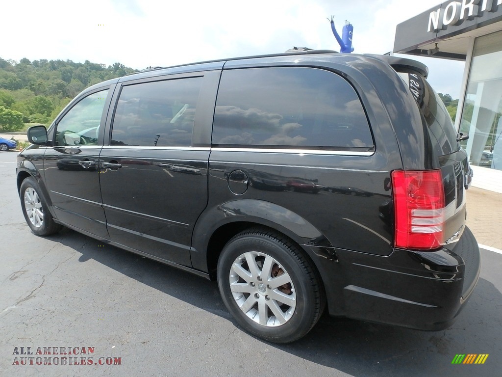 2008 Town & Country Touring - Brilliant Black Crystal Pearlcoat / Medium Slate Gray/Light Shale photo #12
