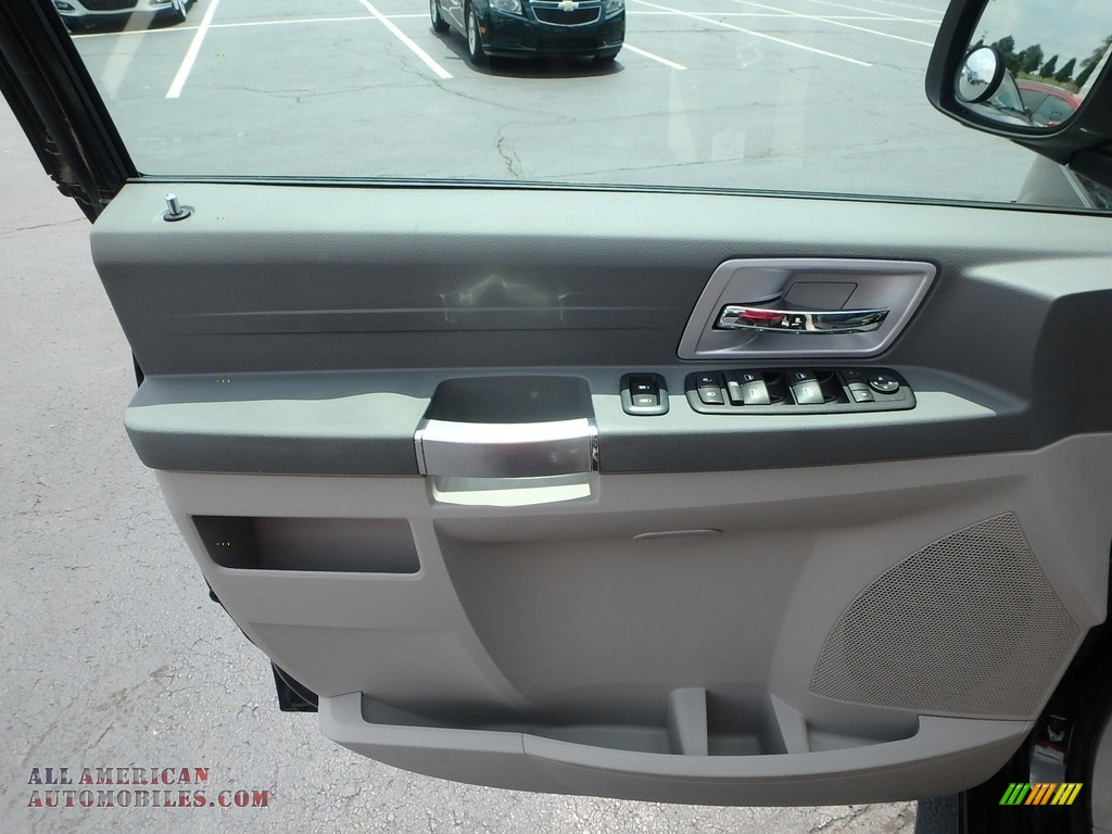 2008 Town & Country Touring - Brilliant Black Crystal Pearlcoat / Medium Slate Gray/Light Shale photo #20