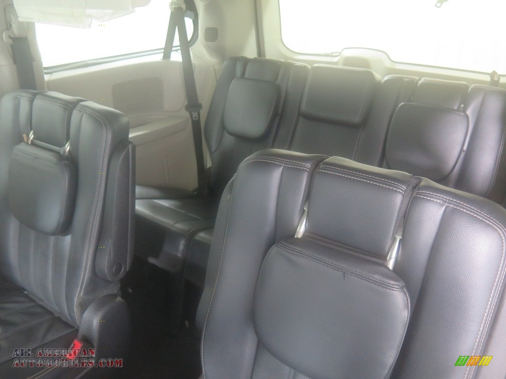 2012 Town & Country Touring - Brilliant Black Crystal Pearl / Black/Light Graystone photo #17